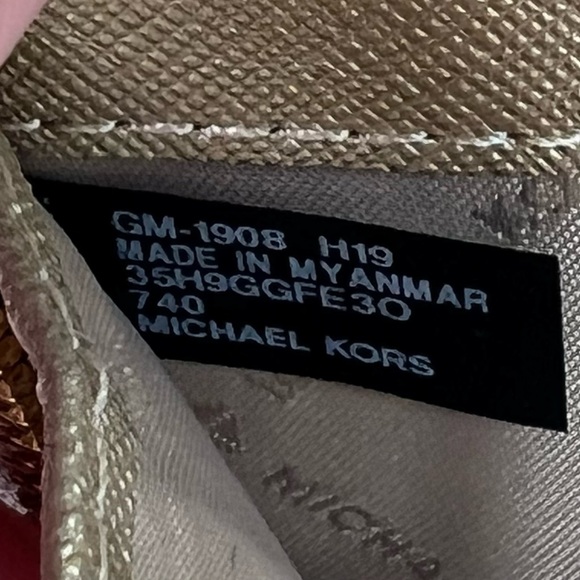 Michael Kors Jet Set Travel Glitter Pale Gold Phone Case Wristlet Wallet - Picture 10 of 12